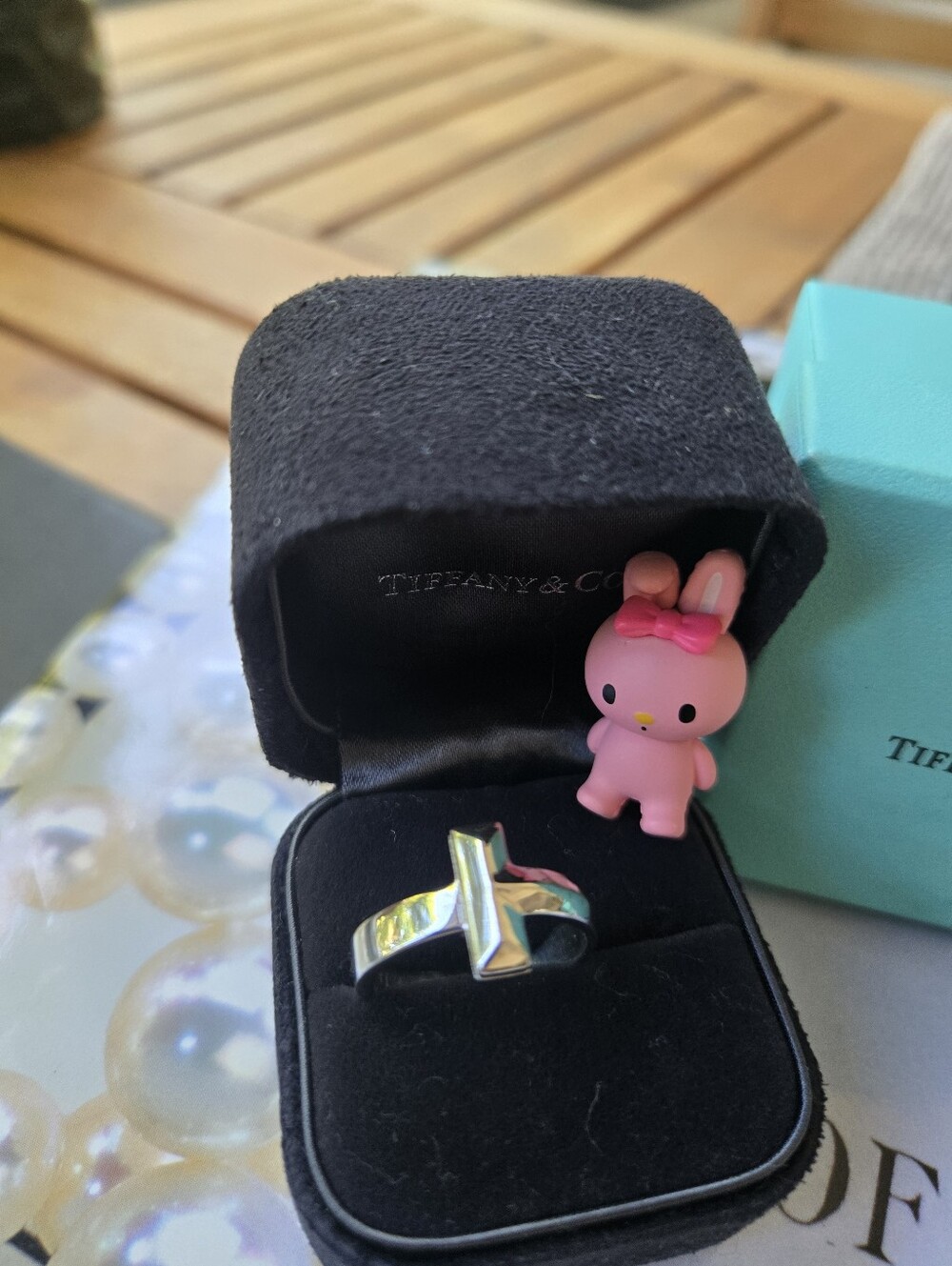 Tiffany & Co T1 White Gold au750 Ring